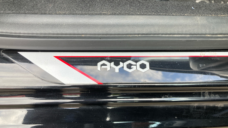 Toyota Aygo 1.0 VVT-i X-Play TSS 5dr x-shift Petrol Hatchback